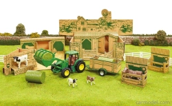 Britains Accessories Diorama Farm Building With Tractor John Deere And Trailer 1:32 Zelená Žlutá
