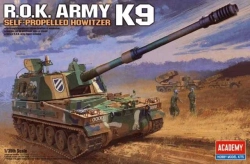 Model Kit military 13219 - R.O.K. ARMY K-9 SPG (1:35)