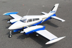 Cessna 310 Twin Engine 2,06m (Zatahovací podvozek)