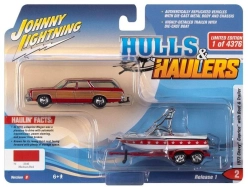 Johnny Lightning Chevrolet Caprice 1973 s prívesom a motorovým člnom 1:64 Červená