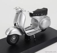 Edicola Piaggio Vespa 150 Gs 1955 1:18 strieborná