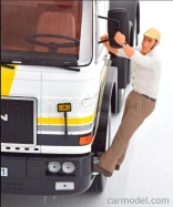 Road-kings Figúrky Muž Trucker Franz Hanging At He Truck 1:18 Biela béžová