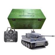 RC tank v dřevěném kufru Tiger I
