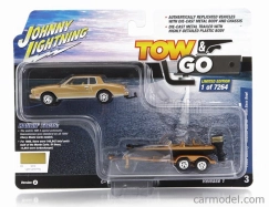 Johnny lightning Chevrolet Montecarlo 1980 s prívesom a motorovým člnom 1:64 Zlatá čierna