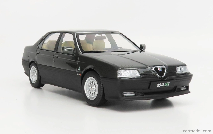 Triple9 Alfa romeo 164 Q4 1994 - Béžový interiér 1:18 Dark Grey Met