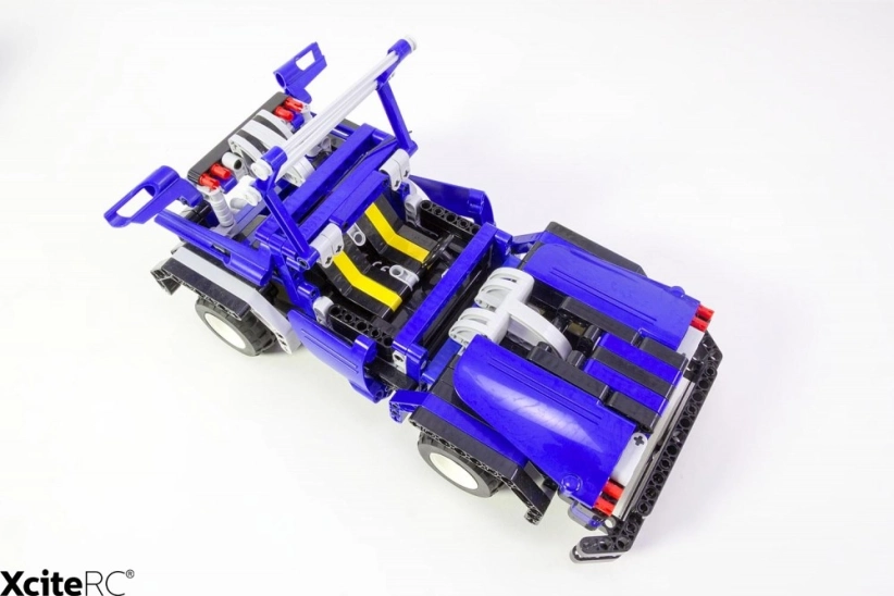 RC stavebnice kabriolet a limuzína 2v1