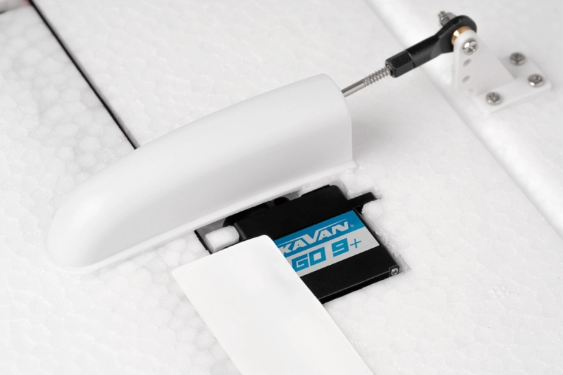 RC lietadlo Alpha 1500 V2 ARF, červené