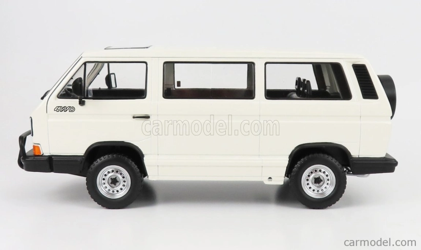 Volkswagen T3 Minibus Syncro 1987 v mierke 1:18 biely