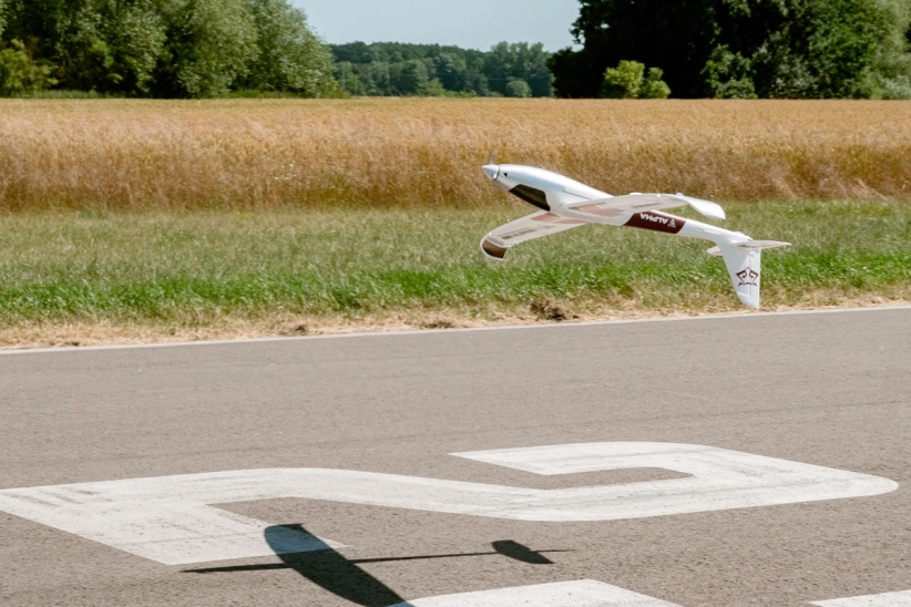 RC lietadlo Alpha 1500 V2 ARF, červené