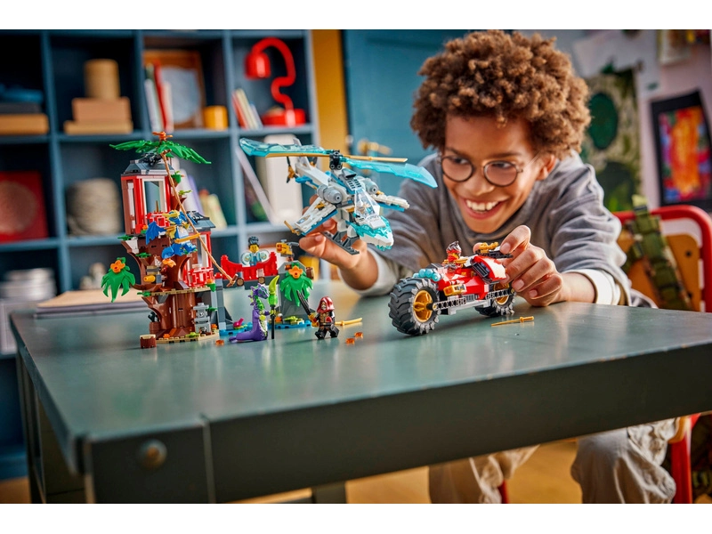 LEGO Ninjago - Souboj nindža vozidel a domek na stromě
