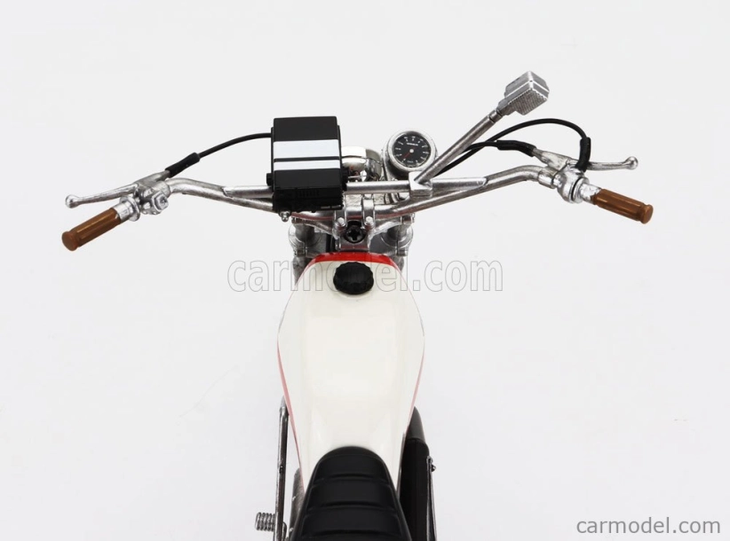 Clc-models Ossa 250 Ae73 Enduro 1973 With Terence Hill Small Action Figure - From Movie - Altrimenti Ci Arrabbiamo - Tv Series - Motorcycle 1:12 White