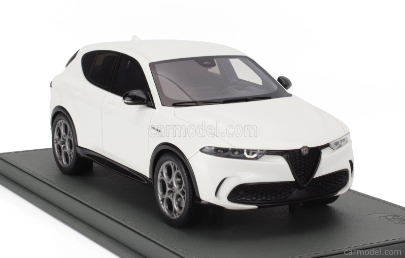 Bbr-models Alfa romeo Tonale Veloce Plug-in Hybrid 2023 - Con Vetrina - S vitrínou 1:18 Bianco Alfa - Biela