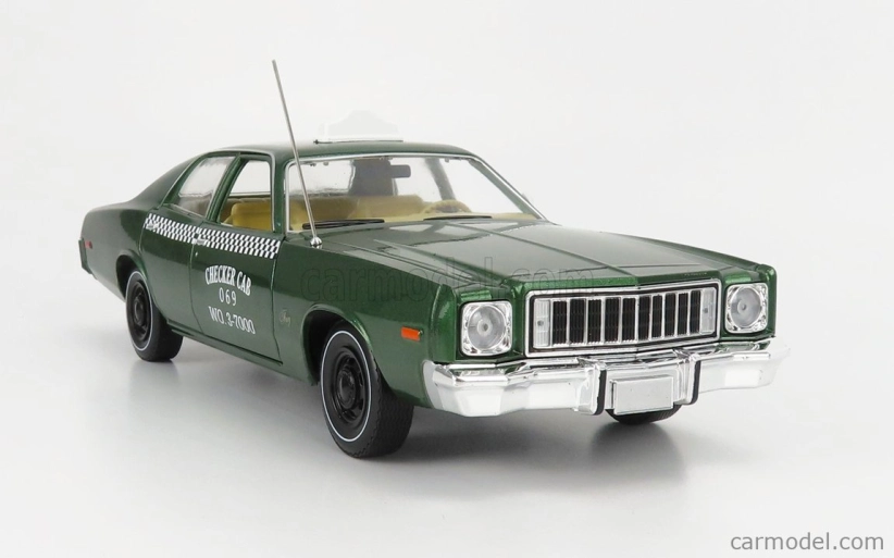 Greenlight Plymouth Fury Checker Taxi 1976 - Beverly Hills Cop 1:18 Green Met