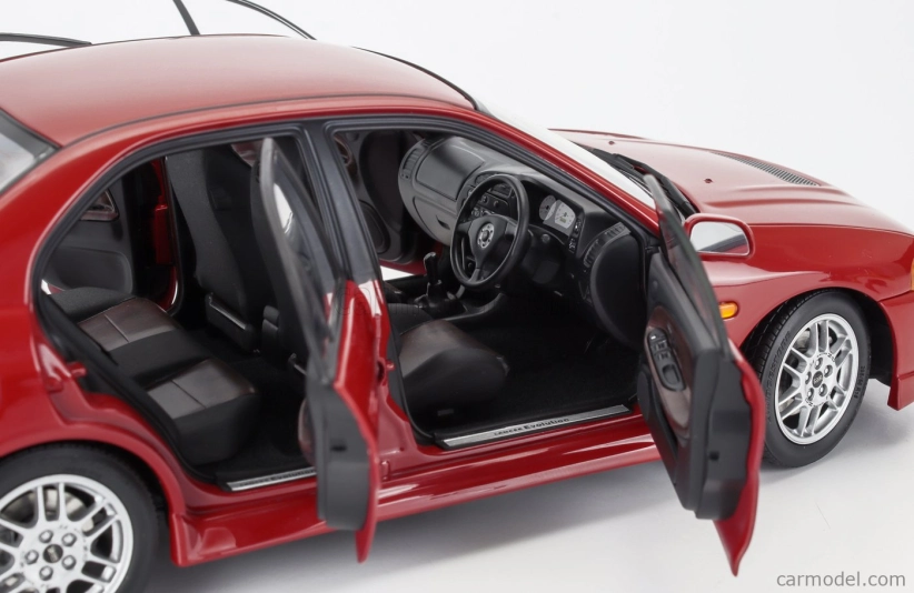 Motorhelix Mitsubishi Lancer Evo Iv s motorom a príslušenstvom 1999 1:18 červená