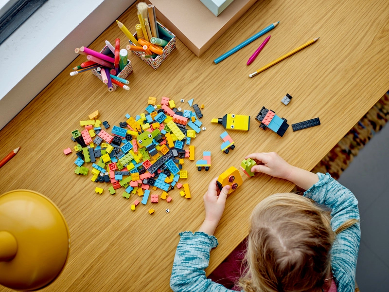 LEGO Classic - Neónová kreatívna zábava