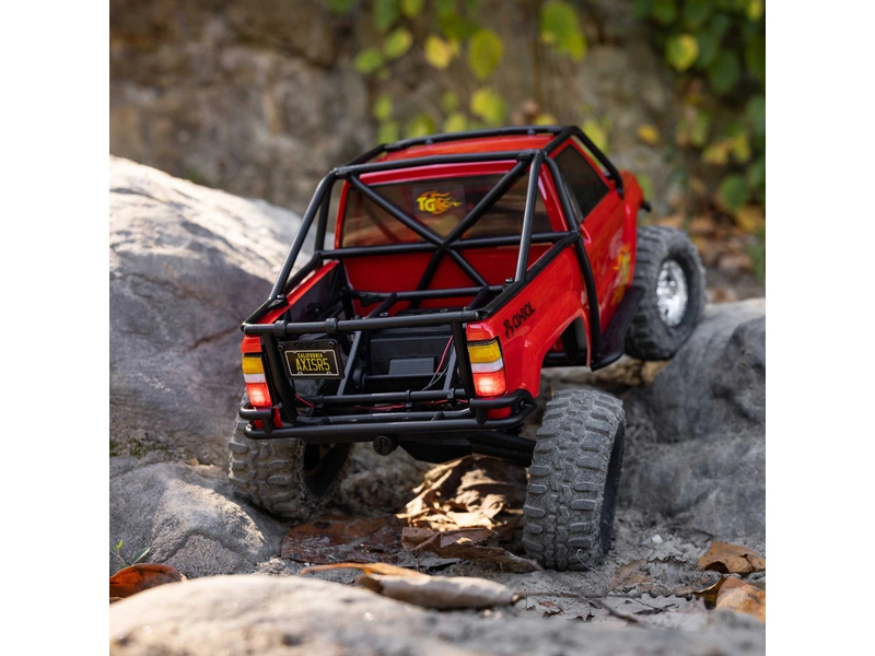Axial SCX10 III Toyota SR5 1987 1:10 4WD RTR červený