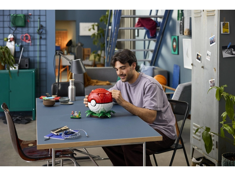 LEGO Pokémon - Poké Ball s ikonickými okamihmi Trénerov