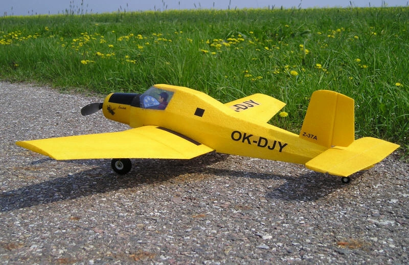 Z-37 Čmeliak EPP biely (Splich.)