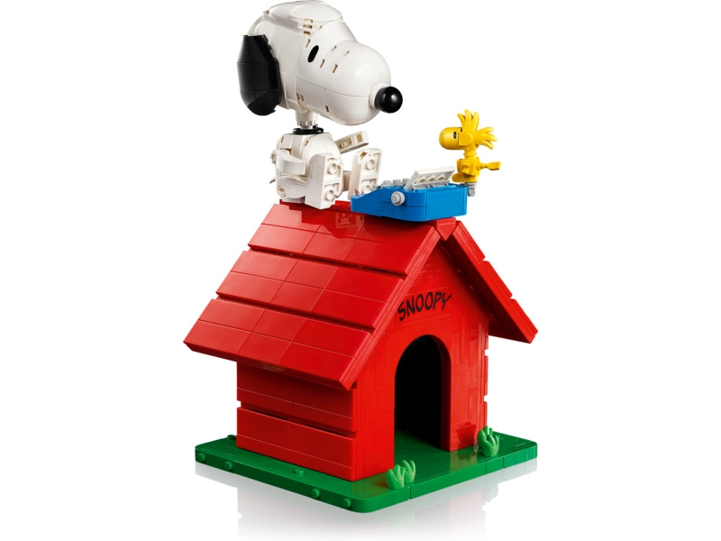 LEGO Ideas - Peanuts: Snoopyho bouda