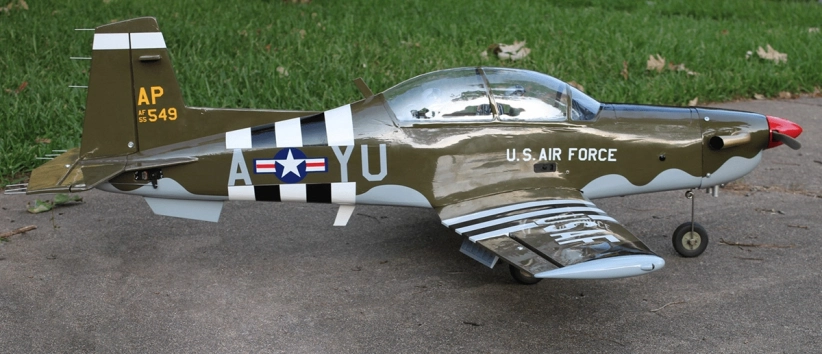 T-6A Texan II 1,6 m (zaťahovací podvozok) vojenský