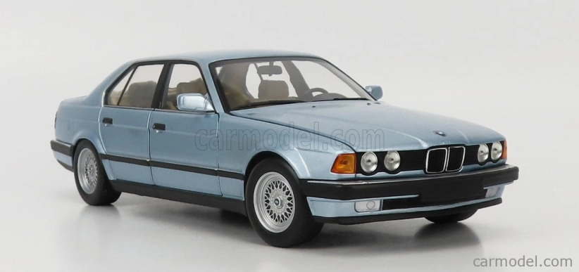 Minichamps BMW radu 7 730i (e32) 1986 1:18 Light Blue Met