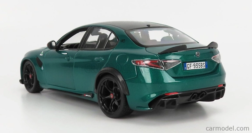 Bburago Alfa romeo Giulia Gta 2020 1:18 Verde Montreal - Green Met