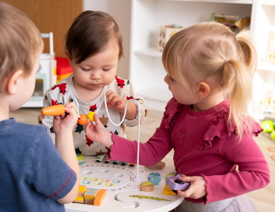 2Kids Toys Multifunkční motorický stolek