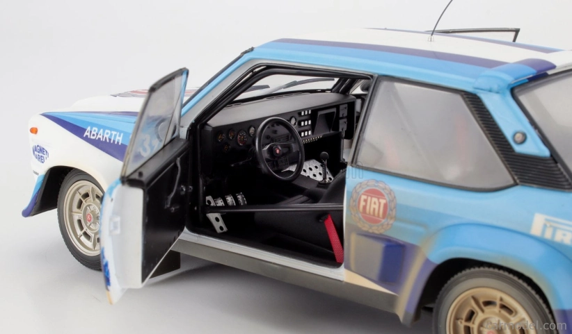 Kyosho Fiat 131 Abarth (dirty And Night Version) N 2 4th Rally Piancavallo 1981 Attilio Bettega - Maurizio Perissinot 1:18 Bílá 2 Tóny Modrá