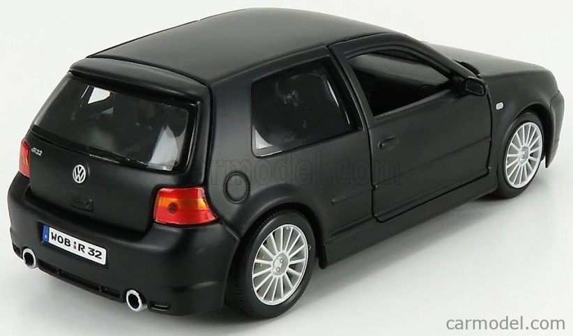 Maisto Volkswagen Golf R32 2002 1:24 Black