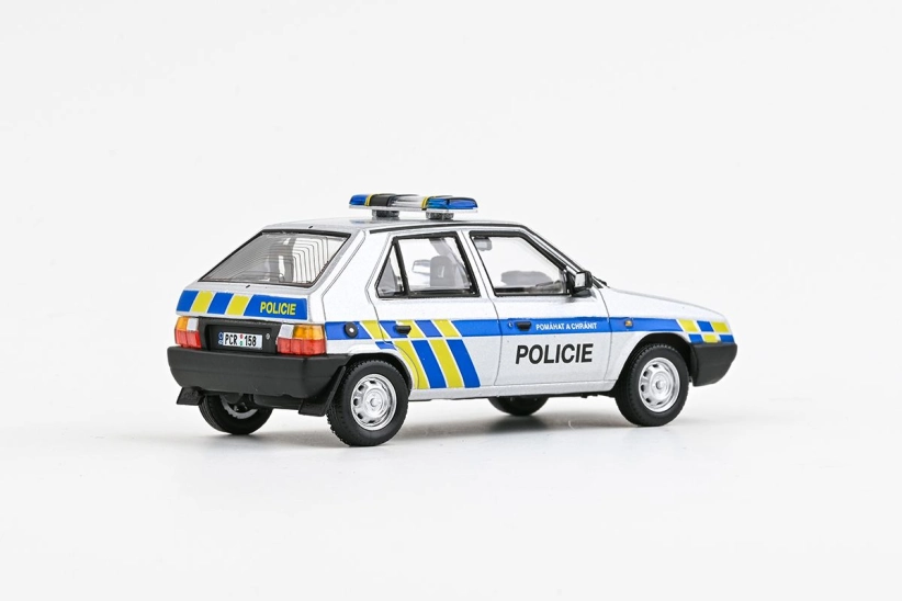 Abrex Škoda Favorit 136L (1988) 1:43 - Polícia
