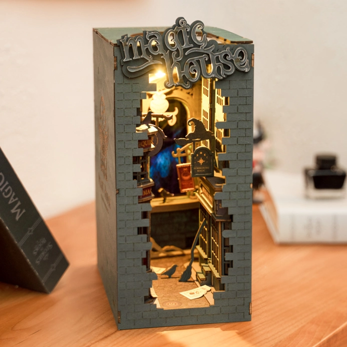 RoboTime 3D skladačka Zarážka na knihy Miniatúra domčeka Čarodejnícka ulička – poškodený obal