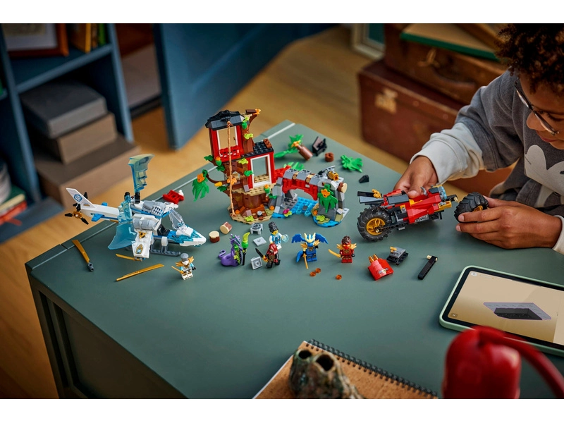 LEGO Ninjago - Souboj nindža vozidel a domek na stromě