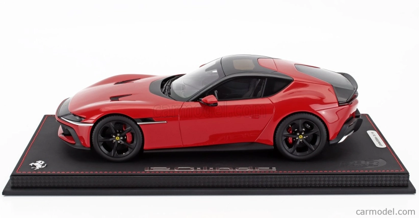 Bbr-models Ferrari 12cilindri V12 830cv Panoramic Roof 2024 - Matt Black Rims - Con Vetrina - With Showcase 1:18 Rosso Corsa - Červená
