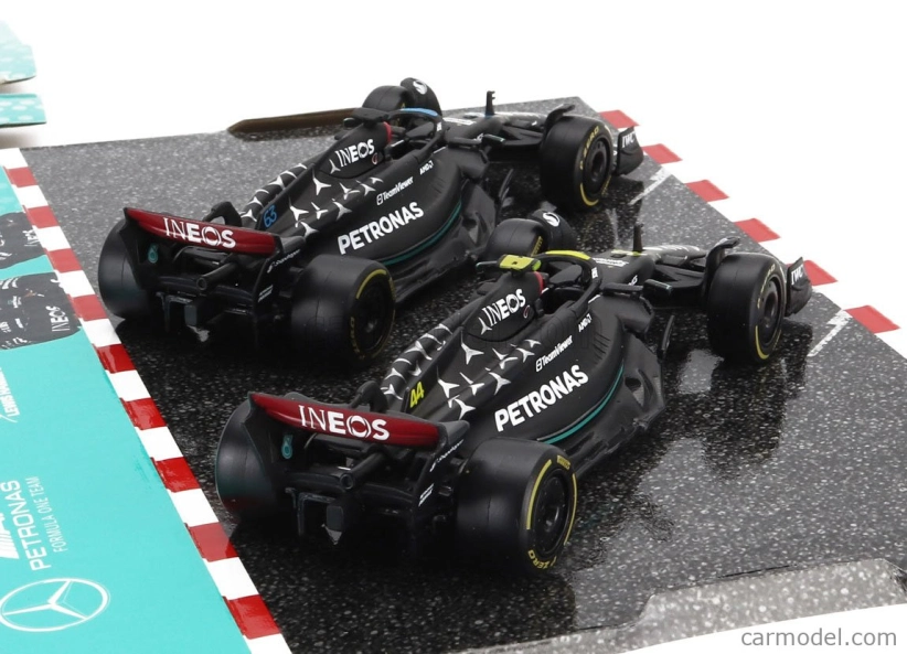 Bburago Mercedes gp Set F1 2x W14 Team Mercedes-amg Petronas Formula One N 44 Season 2023 Lewis Hamilton + N 63 Season 2023 George Russell 1:43 Matt Black