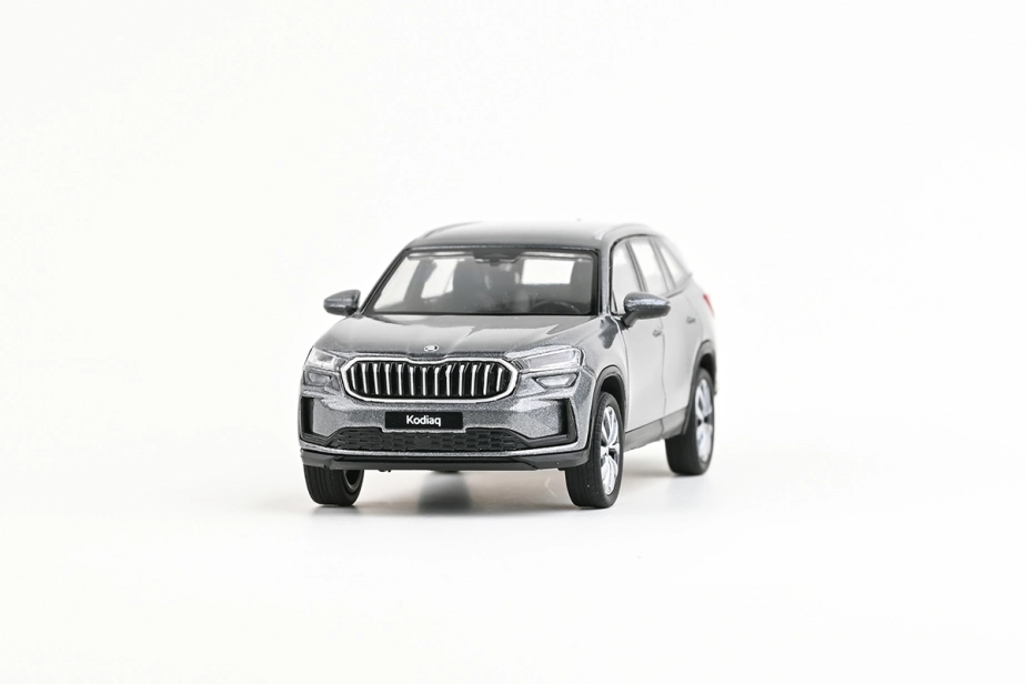 Abrex Škoda Kodiaq II (2023) 1:43 – Sivá Graphite Metalíza