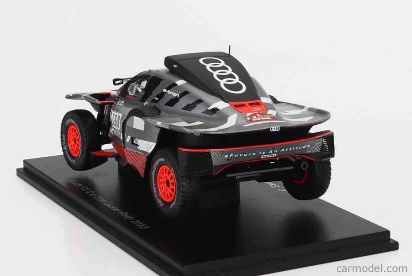 Spark model Audi Q E-tron Rs Tím Audi Sport N 207 Rally Dakar 2023 Carlos Sainz - Lucas Cruz 1:43 Sivá strieborná čierna