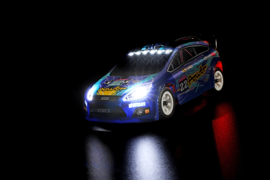 RC auto Ford Focus WRC s hliníkovým podvozkem, pohonem 4X4 a LED osvětlením, 2,4 GHz, 1:28