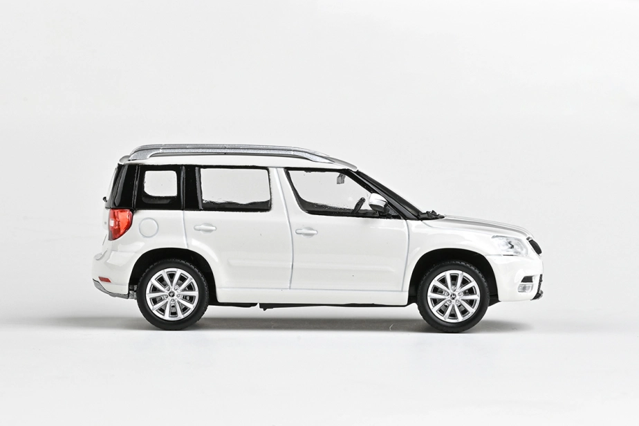 Abrex Škoda Yeti FL (2013) 1:43 – Biela Candy