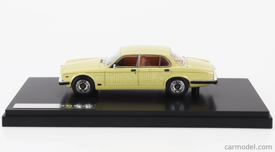 Matrix scale models Jaguar Xj6 Siii 4.2 1979 1:43 Portland Beige