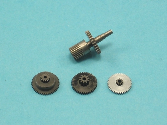 Servo KST DS115/215MG převody