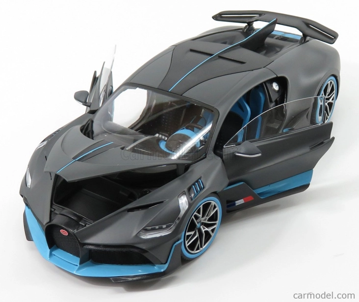 Bburago Bugatti Divo 1:18 stříbrná