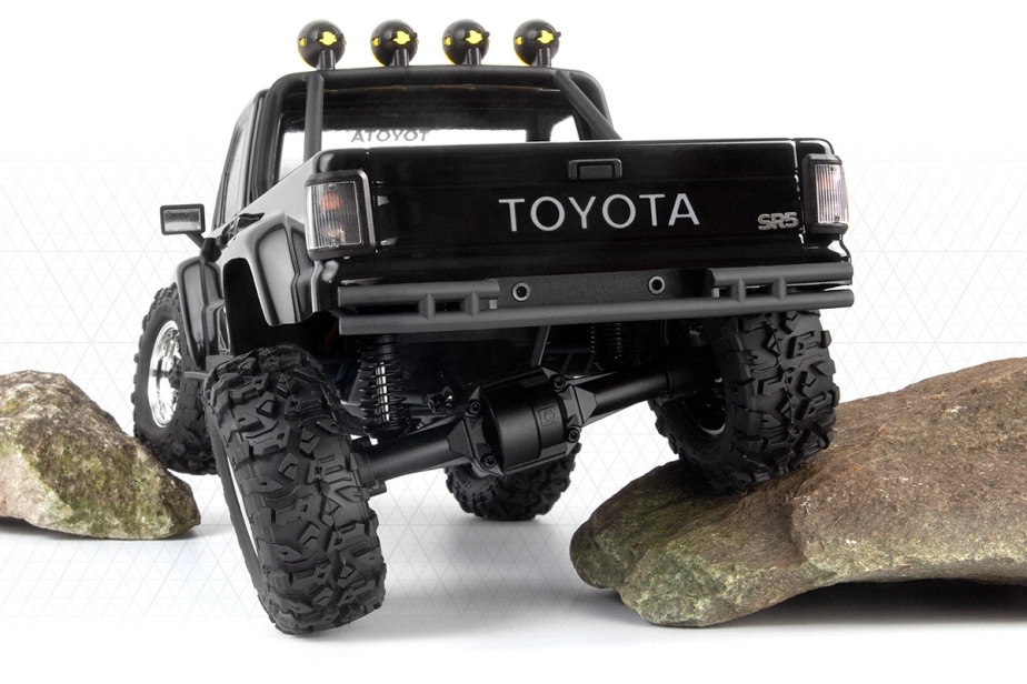 Venture18 Flux 1985 Toyota Hilux SR5 - čierna
