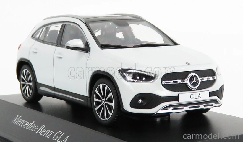Spark-model Mercedes Benz Gla-class (h247) 2020 1:43 Digitálny biely meter