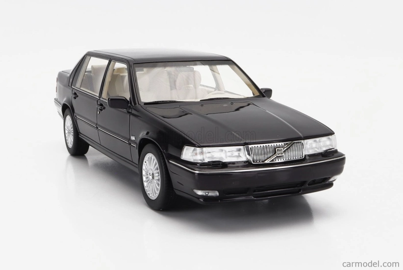 Dna collectibles Volvo S90 1998 1:18 Tmavě Fialová