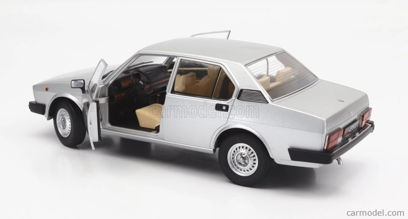 Mitica-diecast Alfa romeo Alfetta Berlina 2000l 1978 1:18 Silver 749