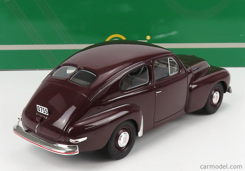 Modely Volvo Pv444 1947 1:18 Brown