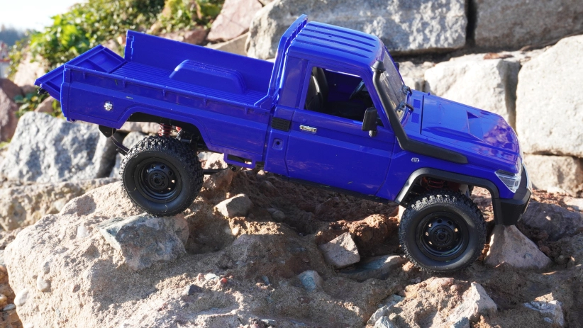 RC auto Land Cruiser Toyota PRO, modrá