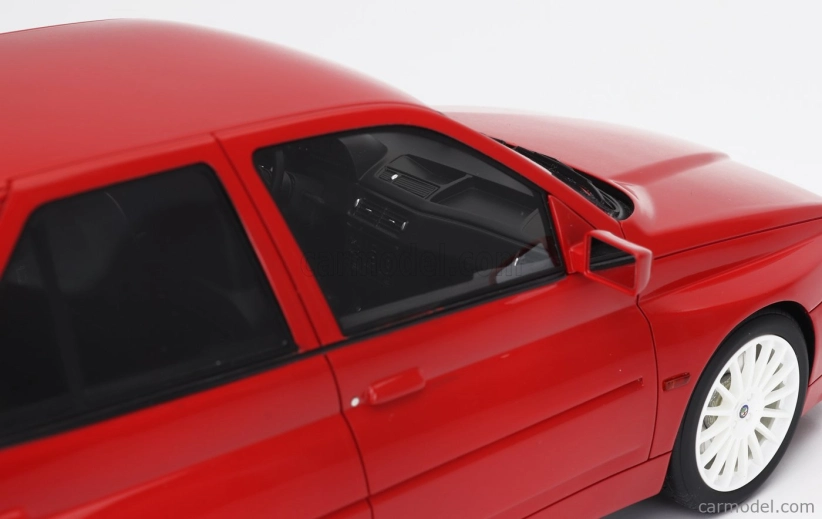Mitica Alfa romeo 155 Gta 1993 1:18 Alfa červená