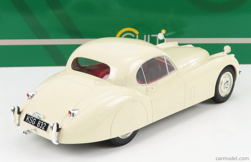 Cult-scale models Jaguar Xk120 Fhc 1951 1:18 Bílá