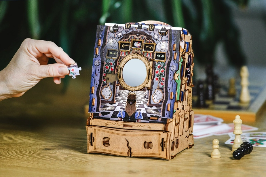 iDventure Hlavolam puzzle a úniková hra Alenčina tajemná schránka